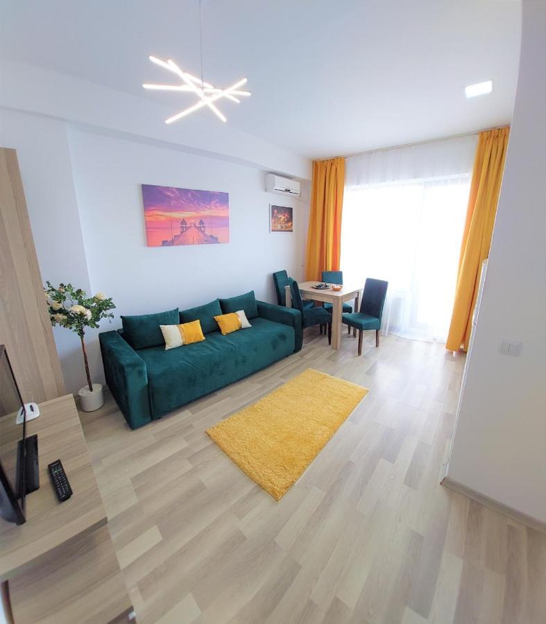North Club Apartments Mamaia Exterior photo